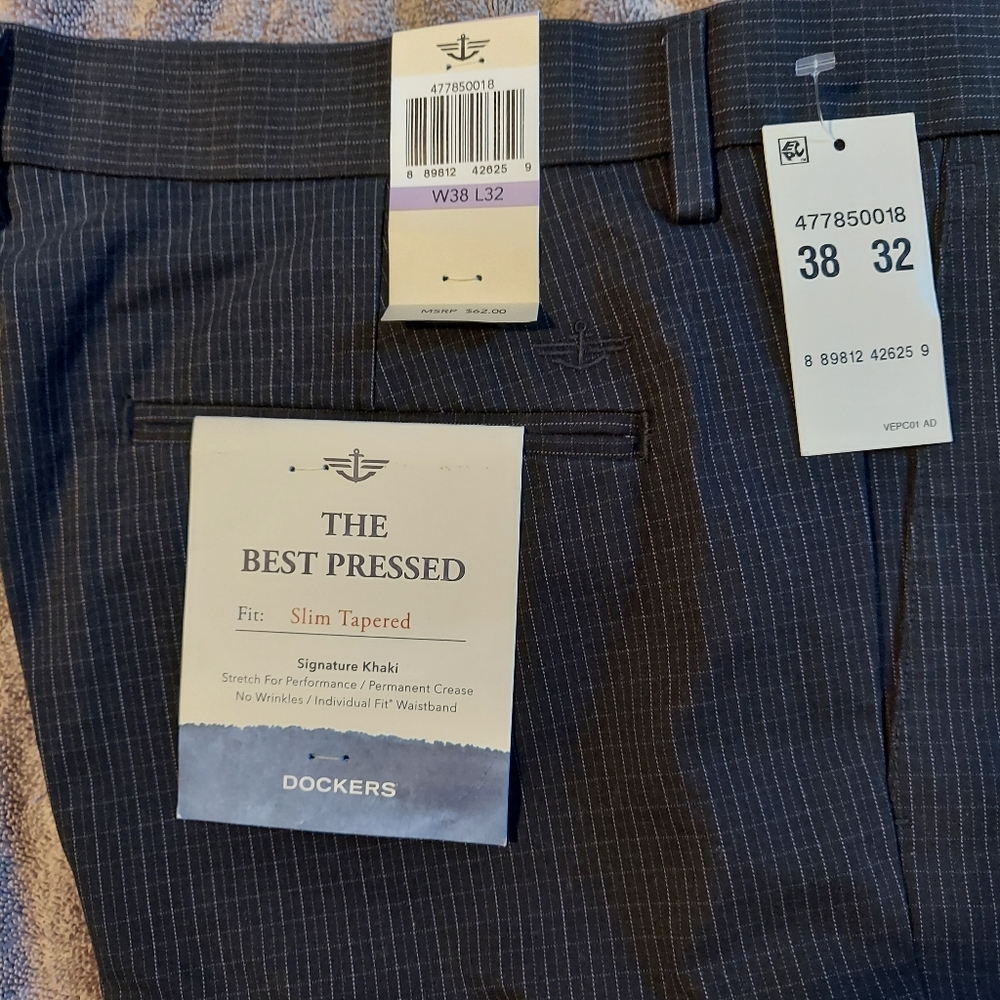Dockers Men's Size 38/32 Blue-Check Khakis